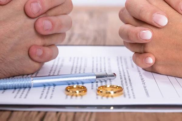Cost vs. Quality in Hiring a Divorce Lawyer