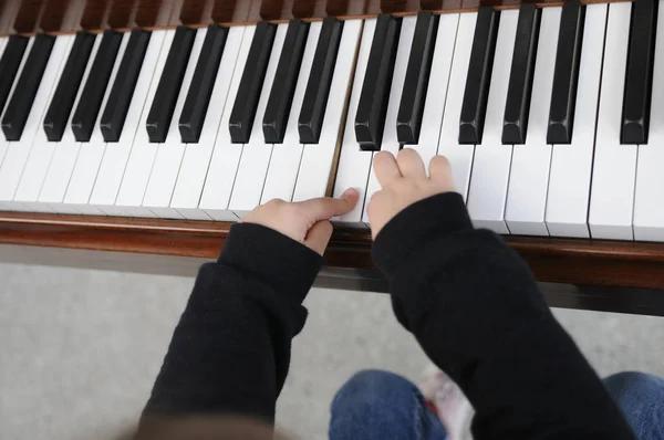 How Home Piano Lessons Support Academic Development for Children